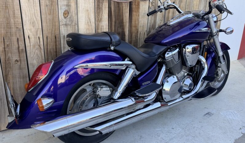 HONDA VTX1800 lleno