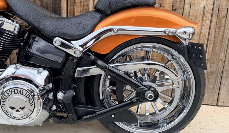 HARLEY DAVIDSON SOFTAIL BREAKOUT lleno