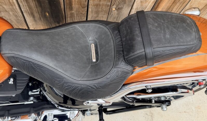 HARLEY DAVIDSON SOFTAIL BREAKOUT lleno