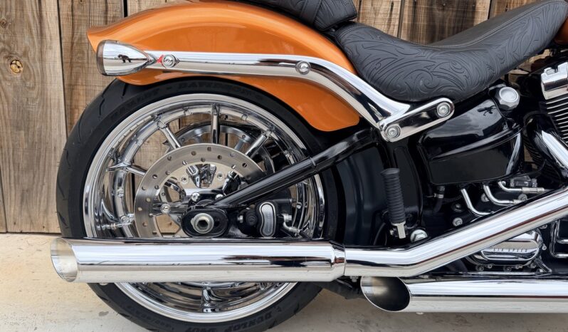 HARLEY DAVIDSON SOFTAIL BREAKOUT lleno