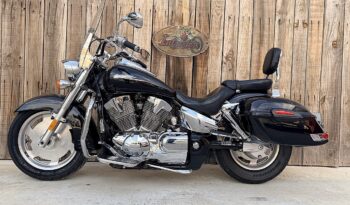 HONDA VTX1300 lleno