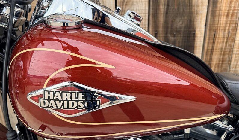HARLEY DAVIDSON HERITAGE SOFTAIL CLASSIC lleno