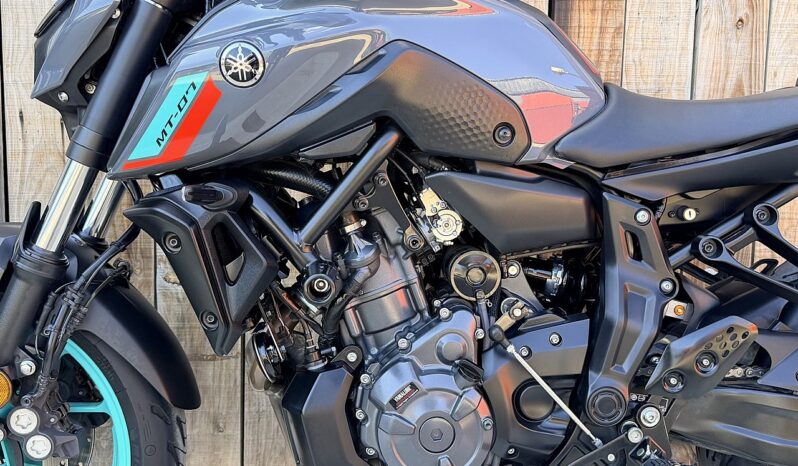 YAMAHA MT-07 lleno