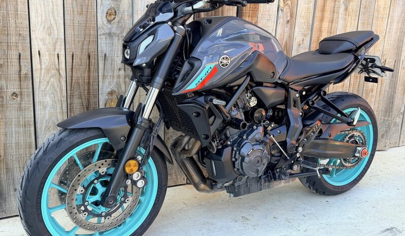 YAMAHA MT-07 lleno