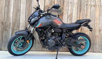 YAMAHA MT-07 lleno