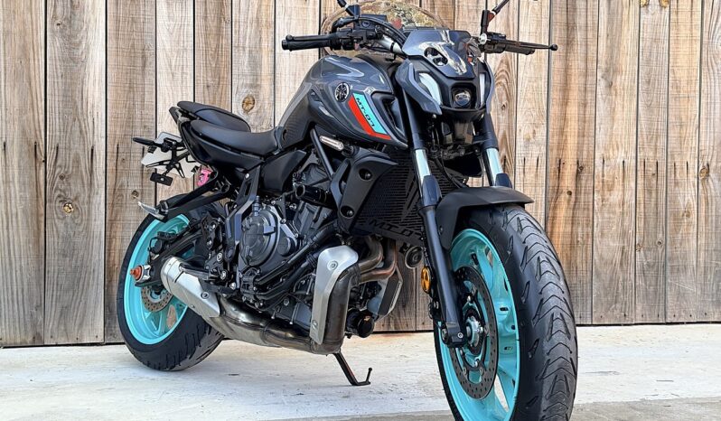 YAMAHA MT-07 lleno
