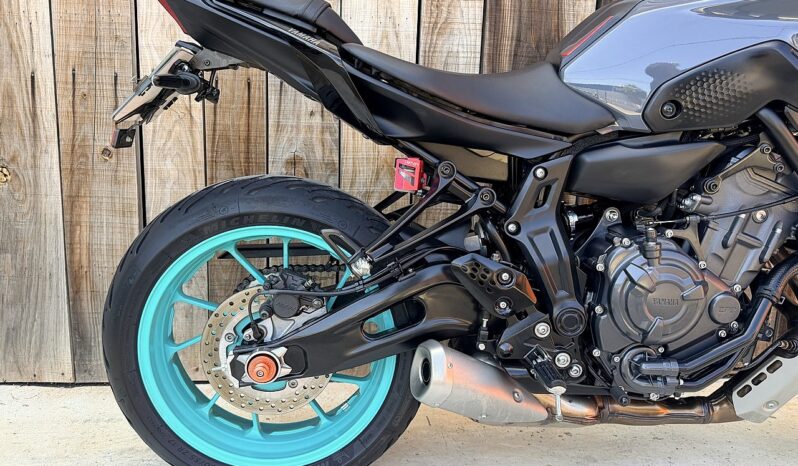 YAMAHA MT-07 lleno