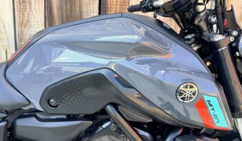 YAMAHA MT-07 lleno