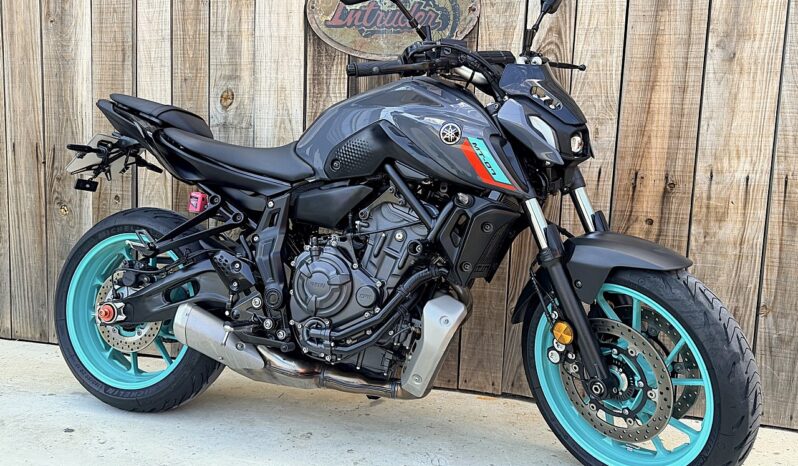 YAMAHA MT-07 lleno