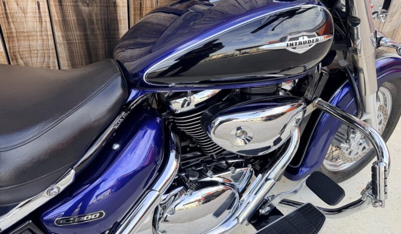 SUZUKI C800 INTRUDER lleno
