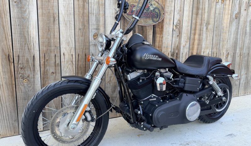 HARLEY DAVIDSON DYNA STREET BOB lleno